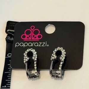 Safety Pin Secret - black - Paparazzi earrings